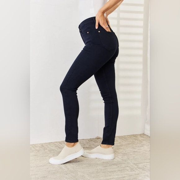 JUST IN!! JUDY BLUE Full Size Garment Dyed Tummy Control Skinny Jeans Plus Avail - Picture 5 of 9